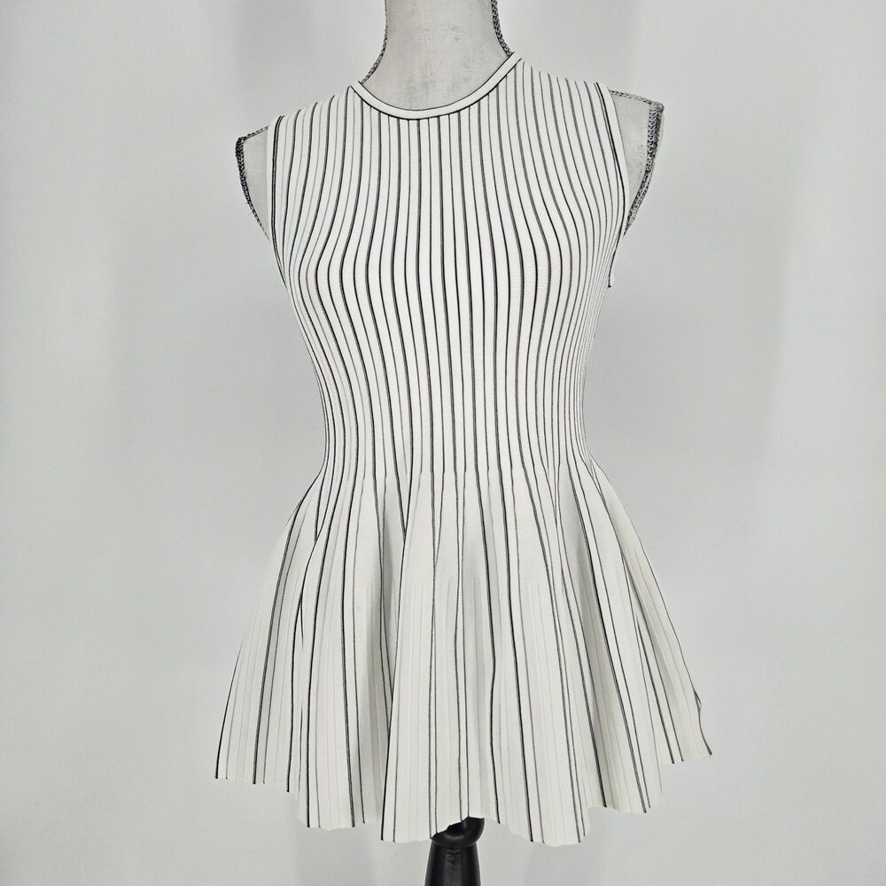 Theory Sleeveless Peplum Pleated Blouse Medium
